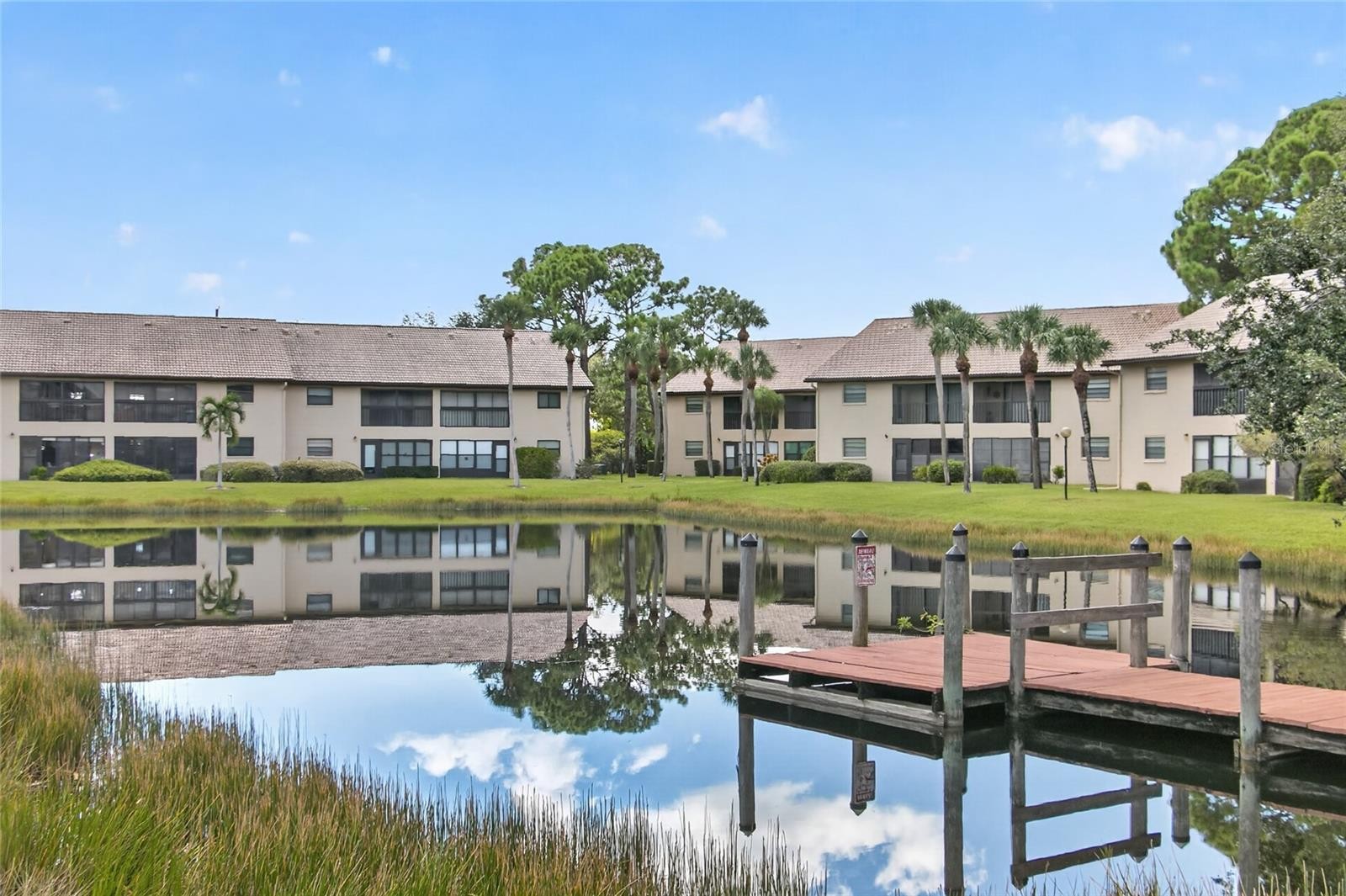 360 THREE LAKES LN #H