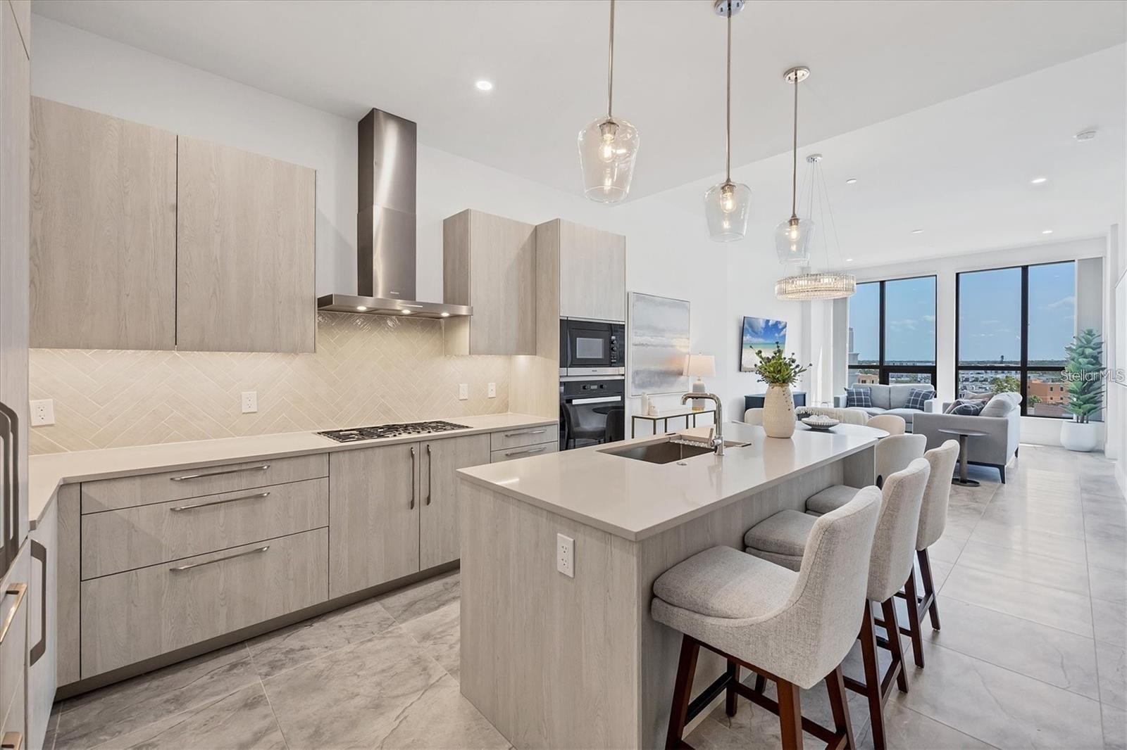 33 S PALM AVE #704