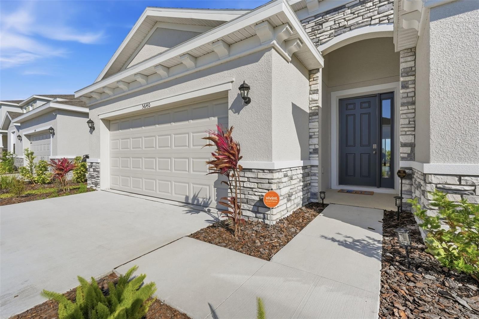 5640 SILVER MOONLIGHT DR