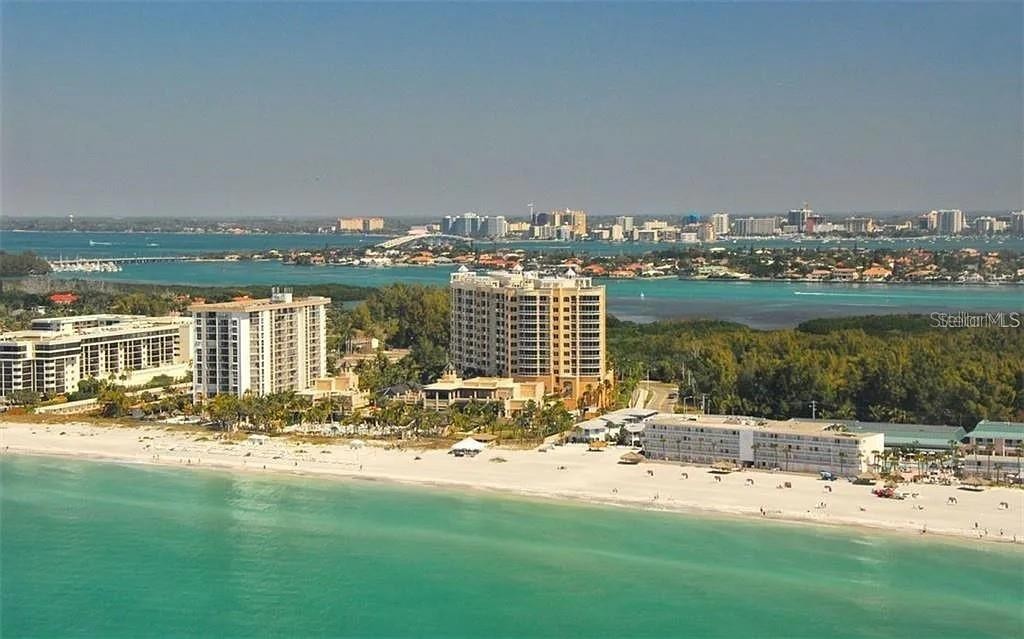 1111 RITZ CARLTON DR #1004