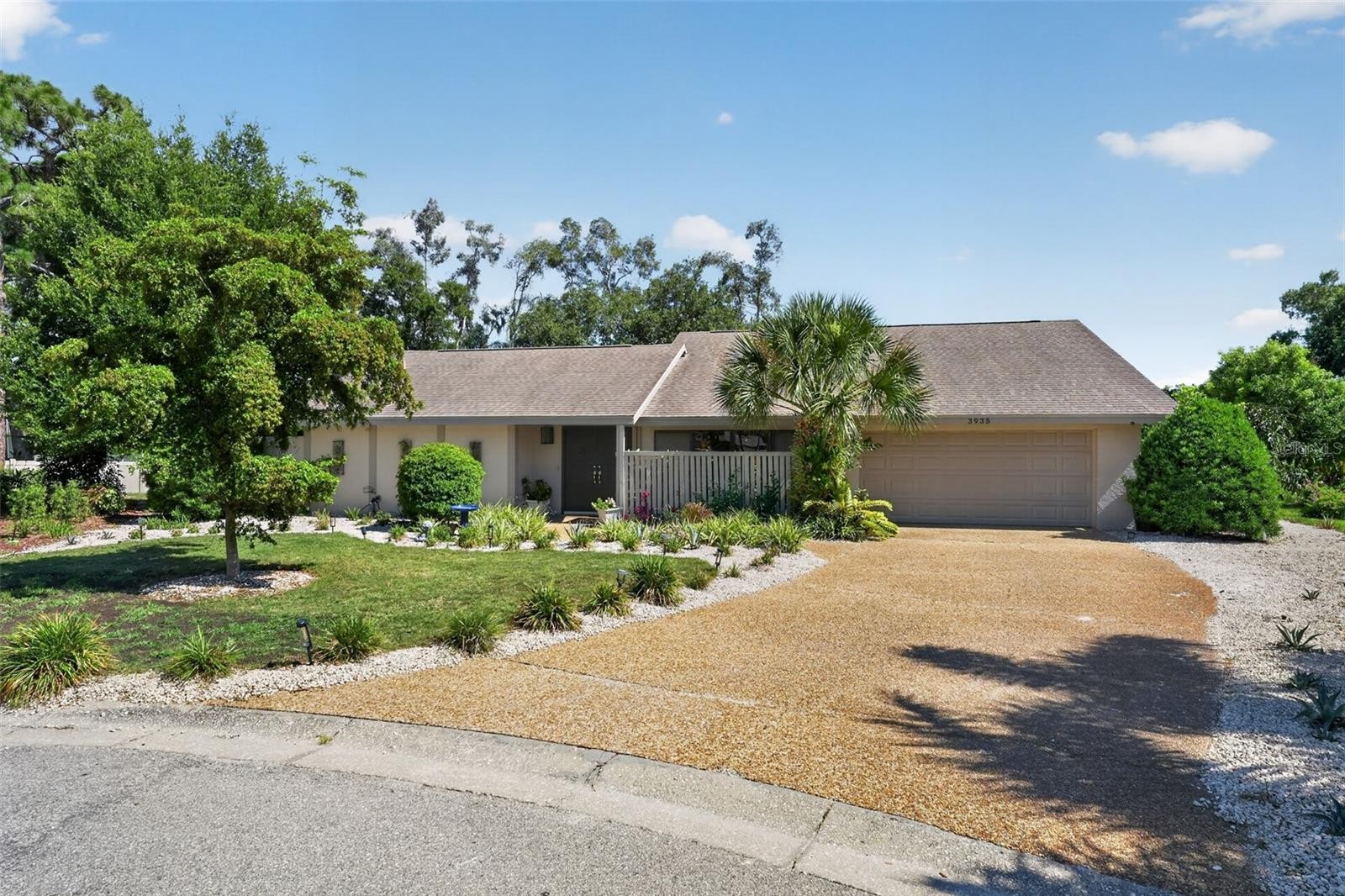 3935 COUNTRY VIEW LN