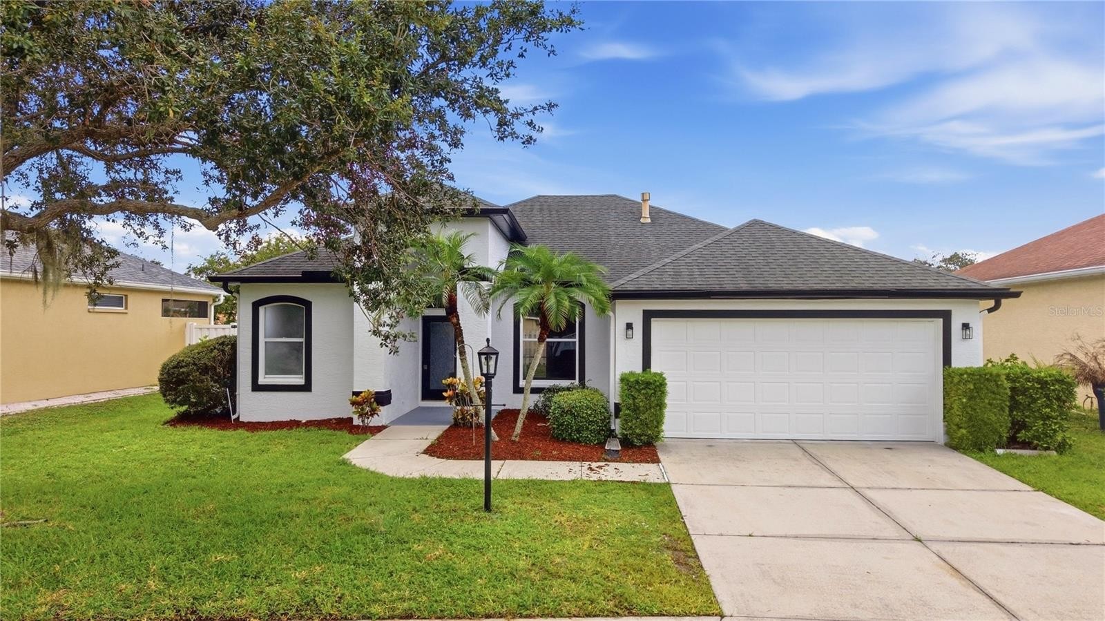 518 HUNTER LN