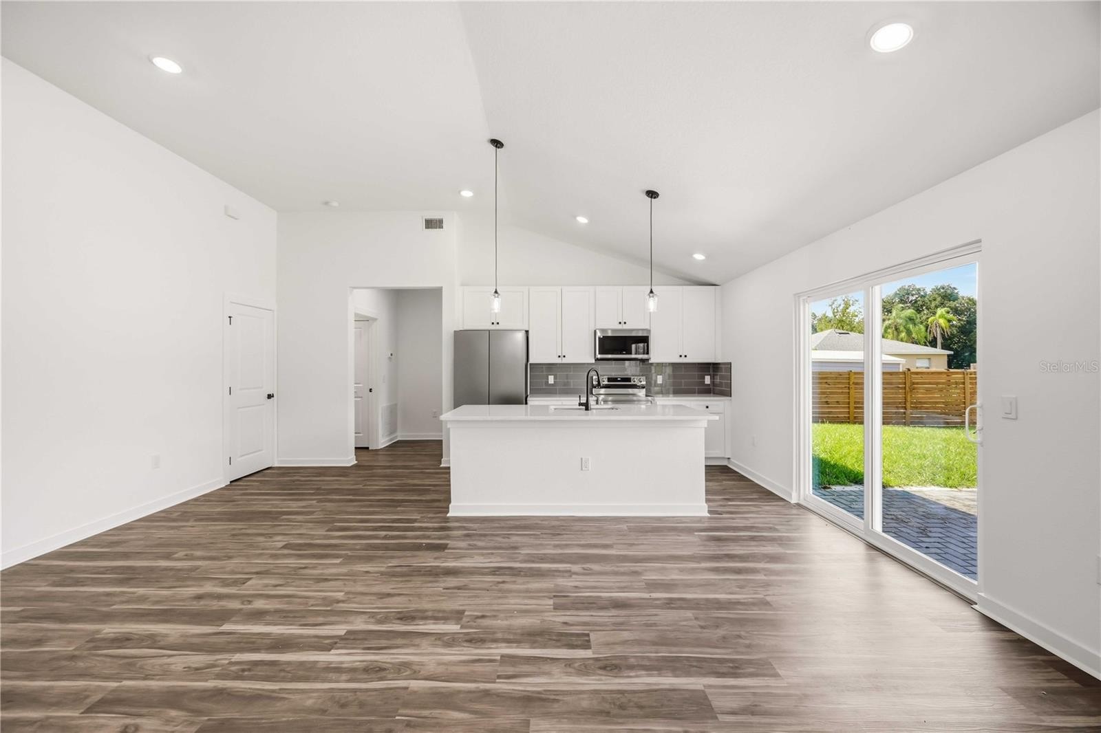 3761 LOG CABIN RD