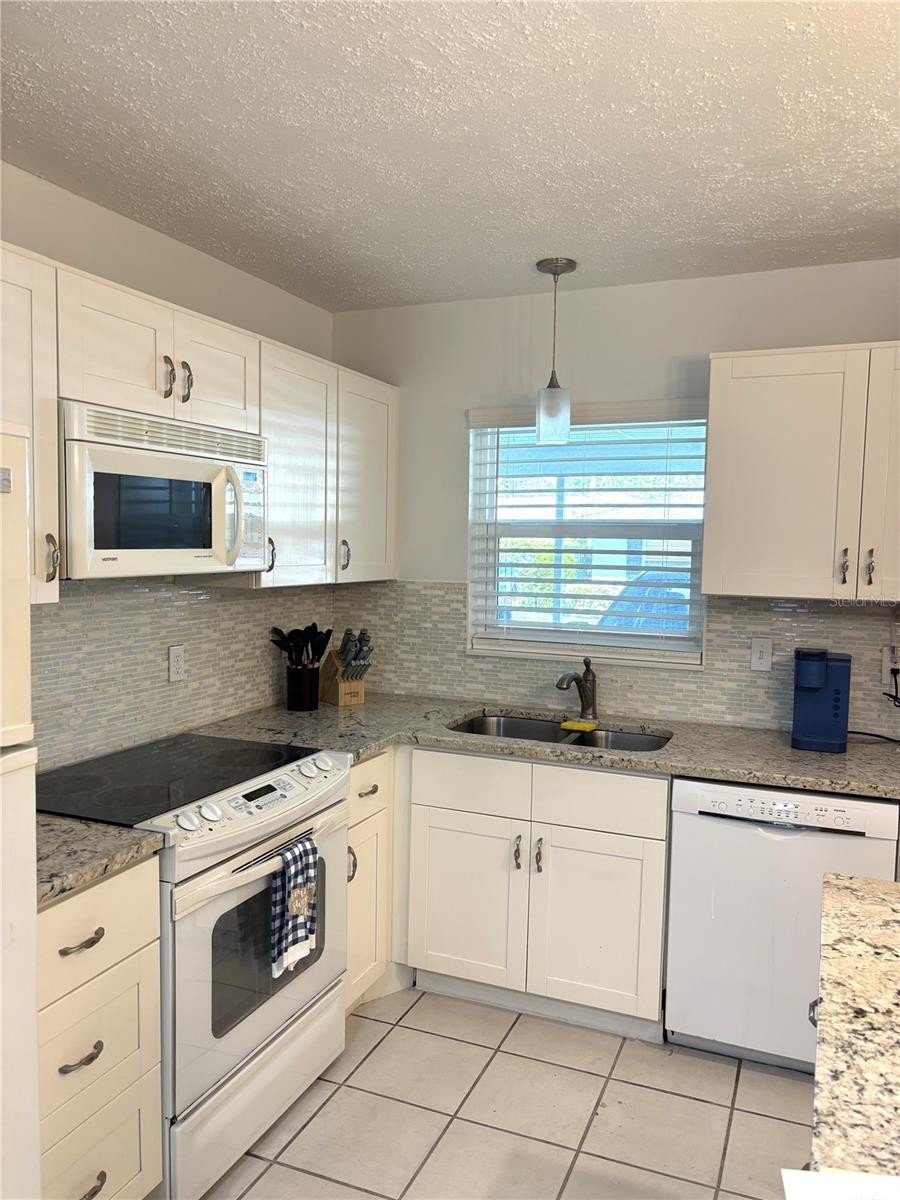 2115 9TH AVE W #6B