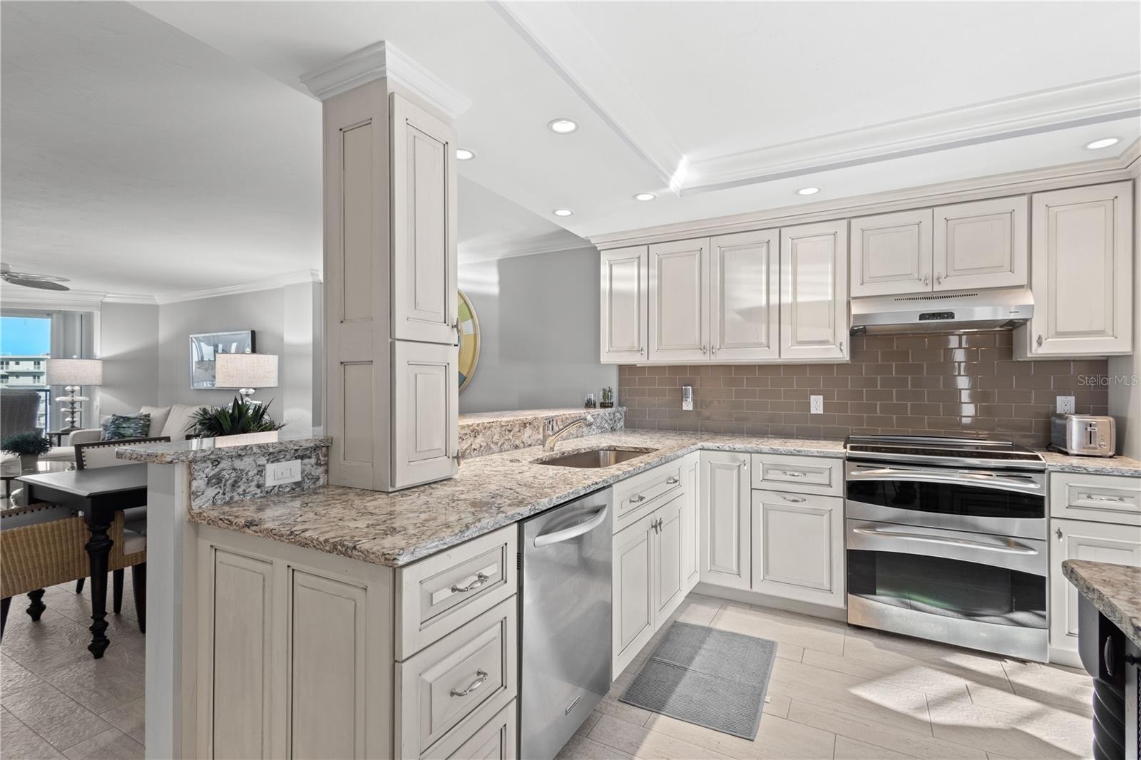 5880 MIDNIGHT PASS RD #804