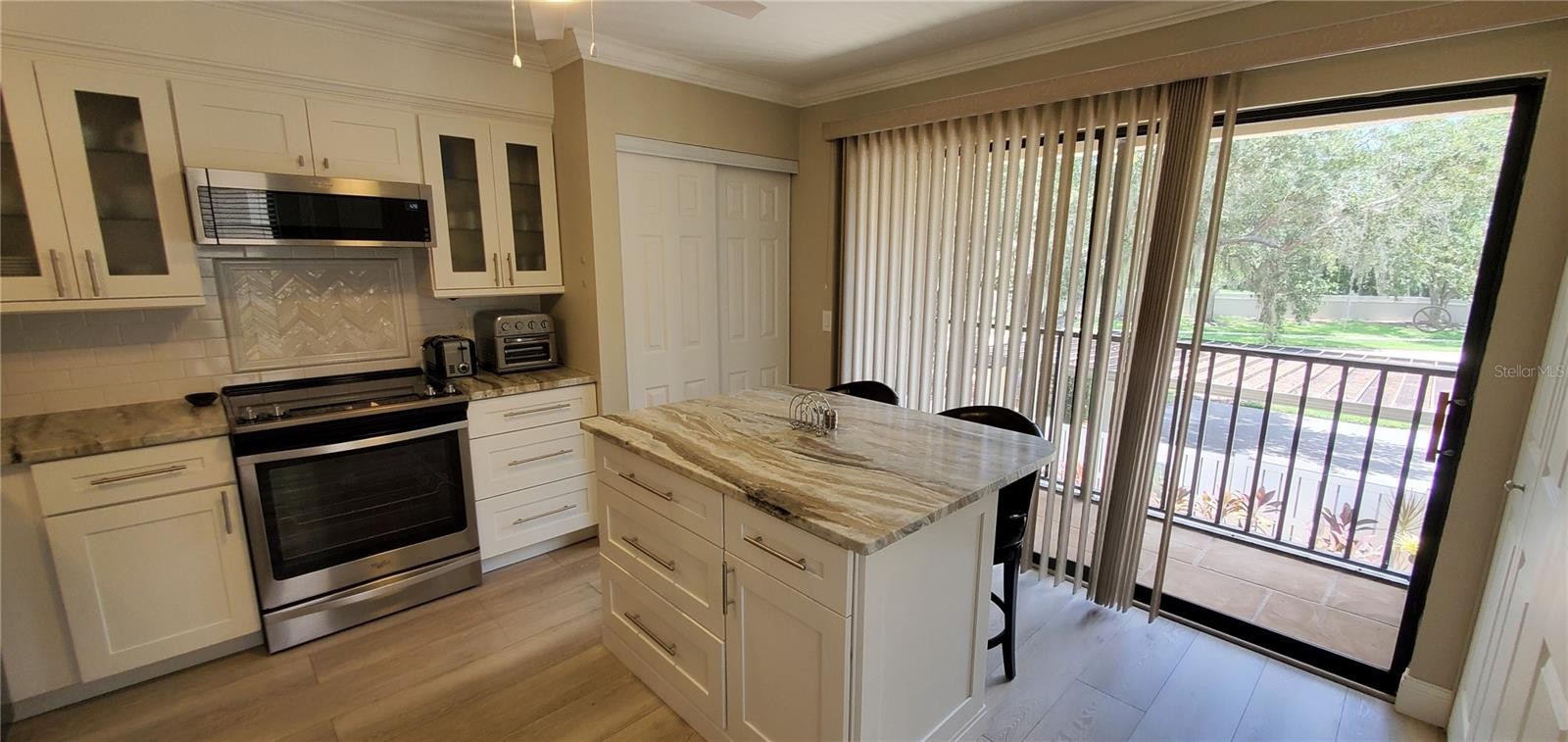 6110 COUNTRY CLUB WAY #201