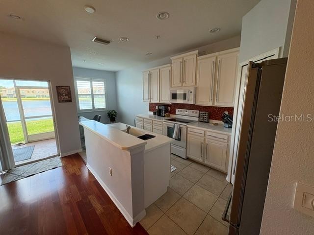3662 PARKRIDGE CIR #28-102