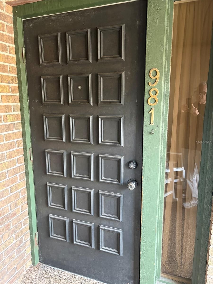 981 SUNRIDGE DR #115