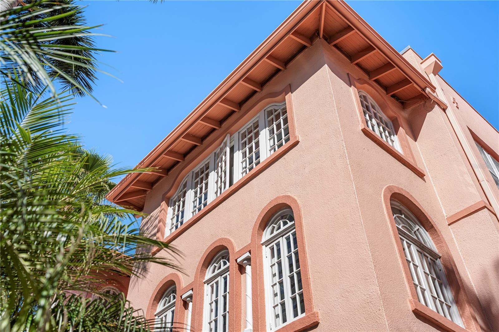 1221 N PALM AVE #303