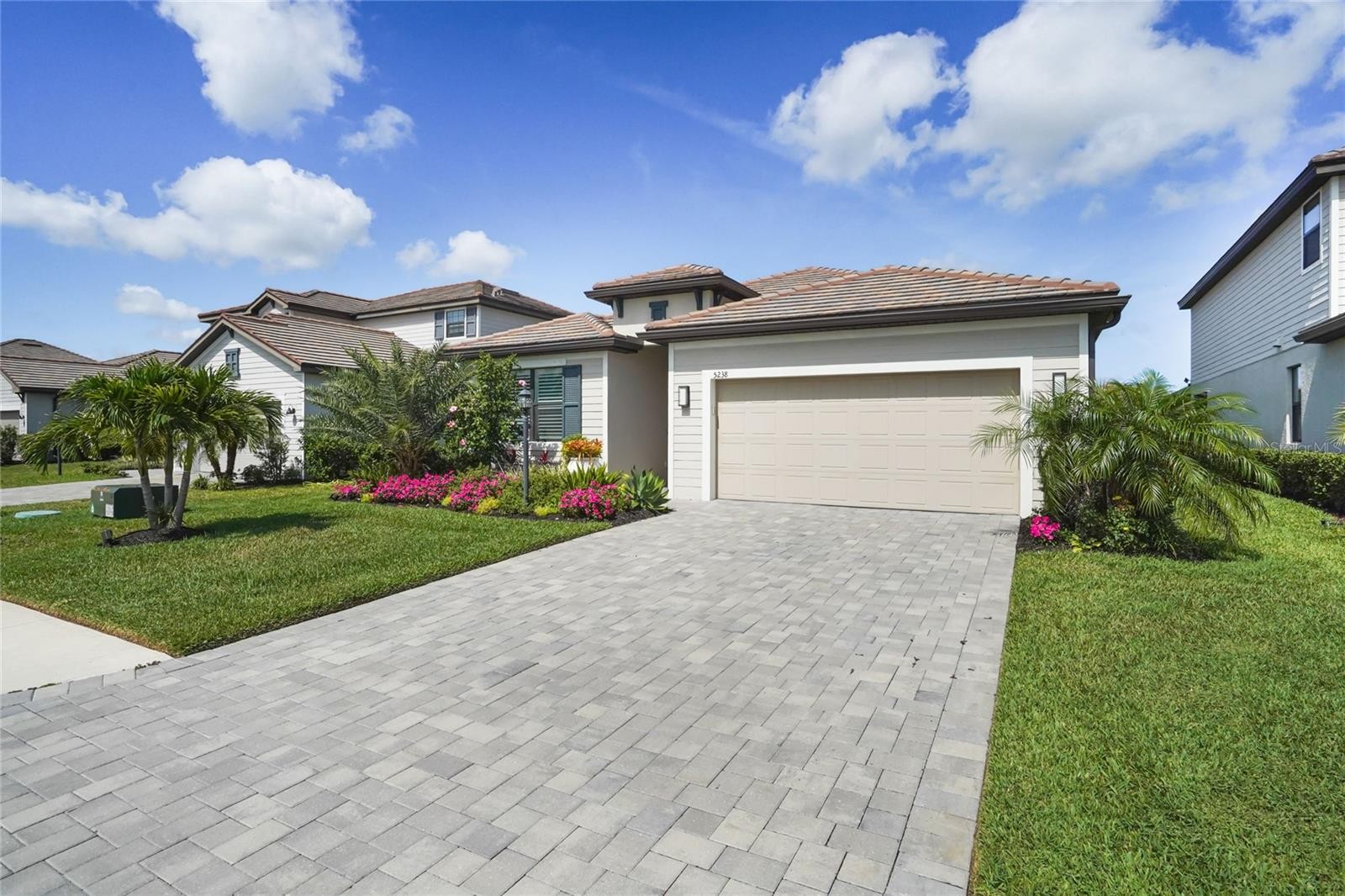 5238 CORAL REEF WAY