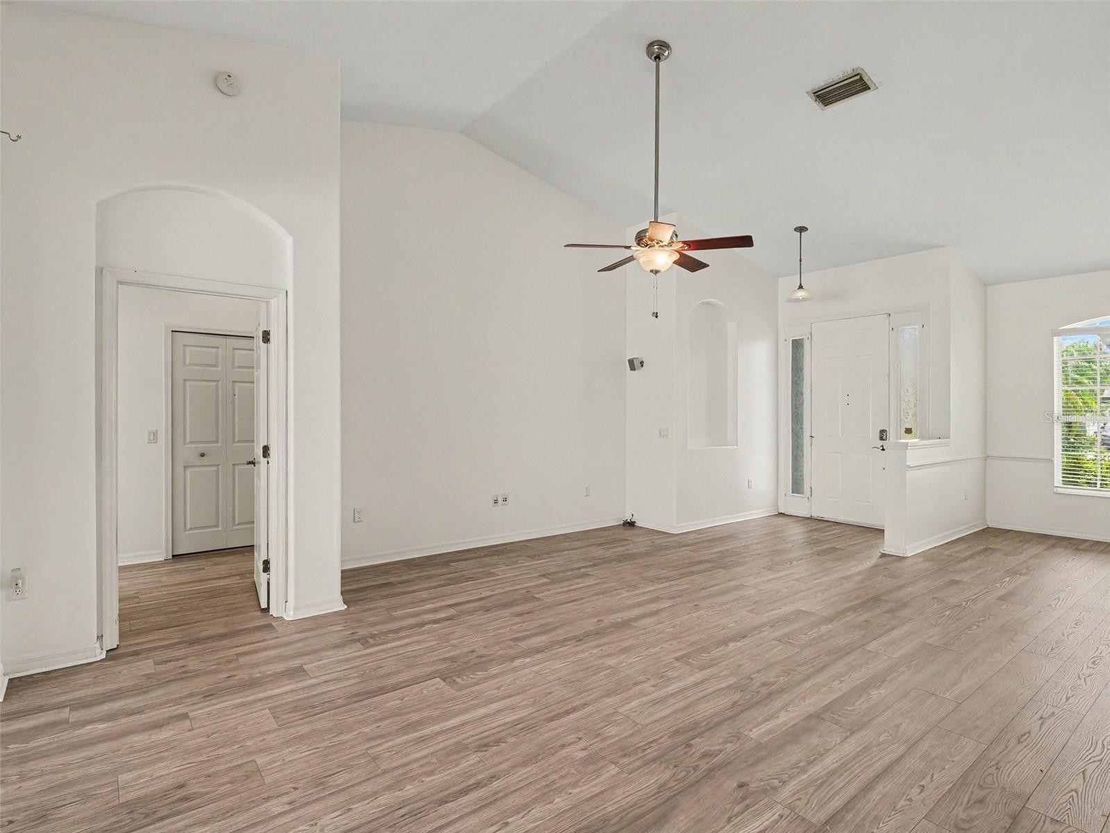535 PLANTERS MANOR WAY