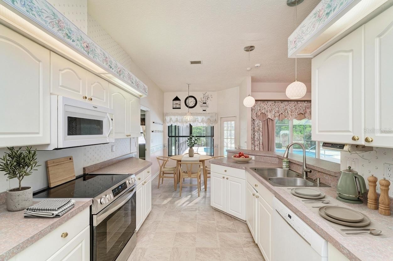 6822 67TH STREET CIR E