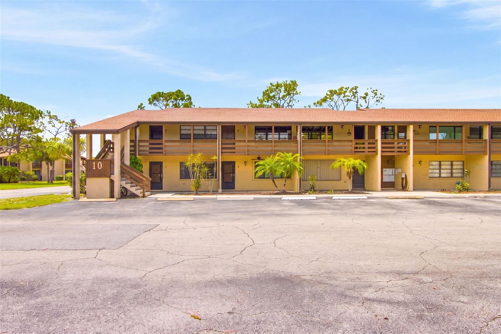 10 QUAILS RUN BLVD #8