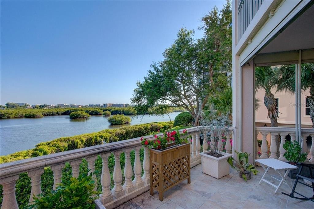 5450 EAGLES POINT CIR #105