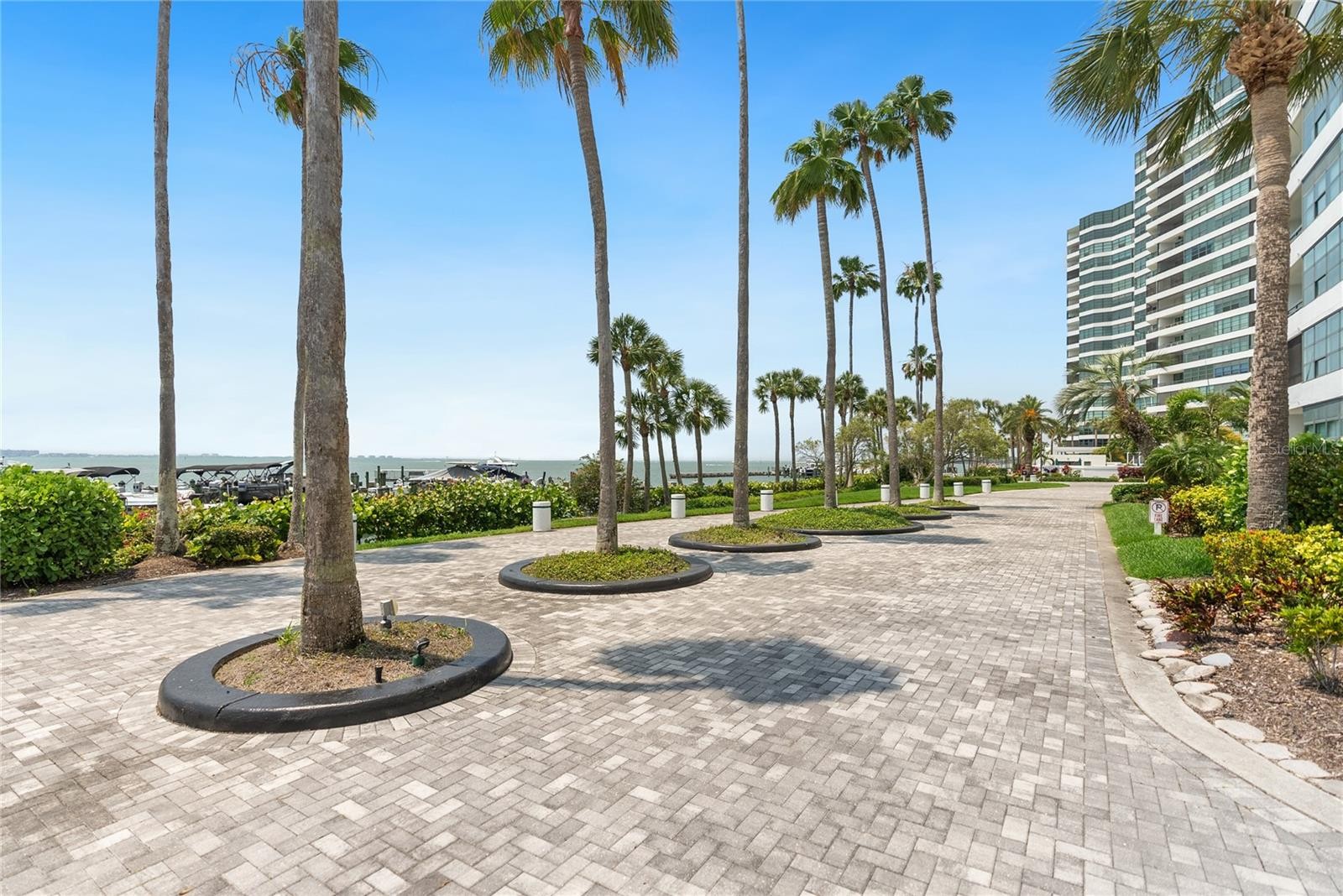 888 BOULEVARD OF THE ARTS #1705