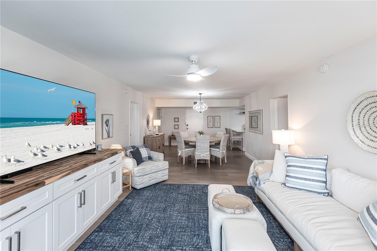 1055 W PEPPERTREE DR #106AA