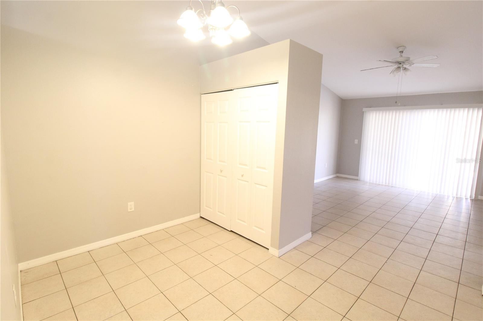 864 HAND AVE
