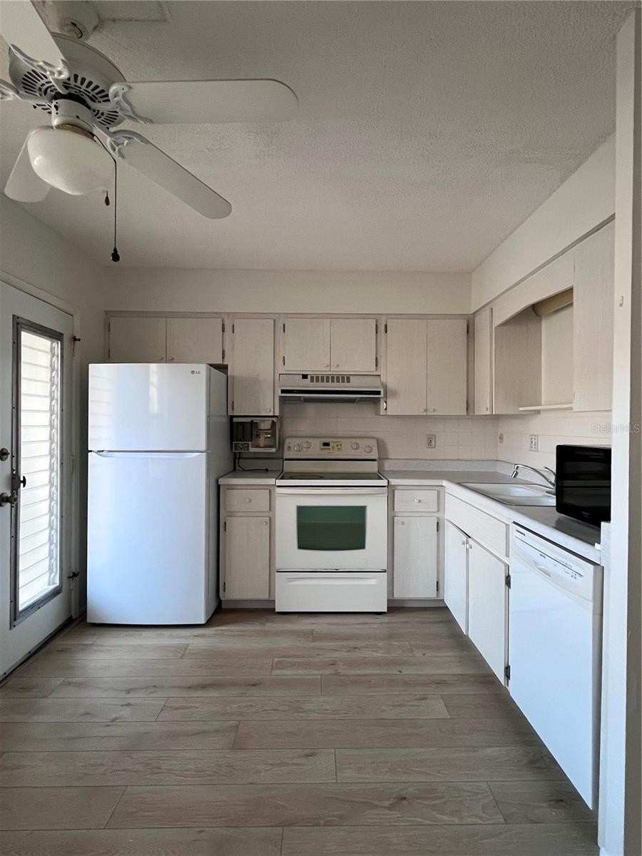 509 W VENICE AVE #102