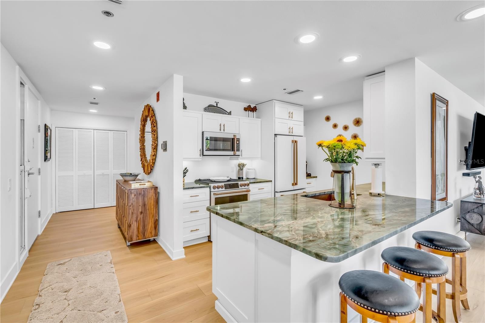 615 DREAM ISLAND PL #201