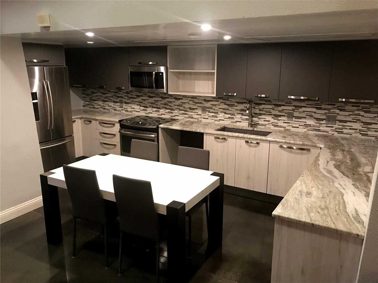 2755 COCONUT BAY LANE 2M LN #1213