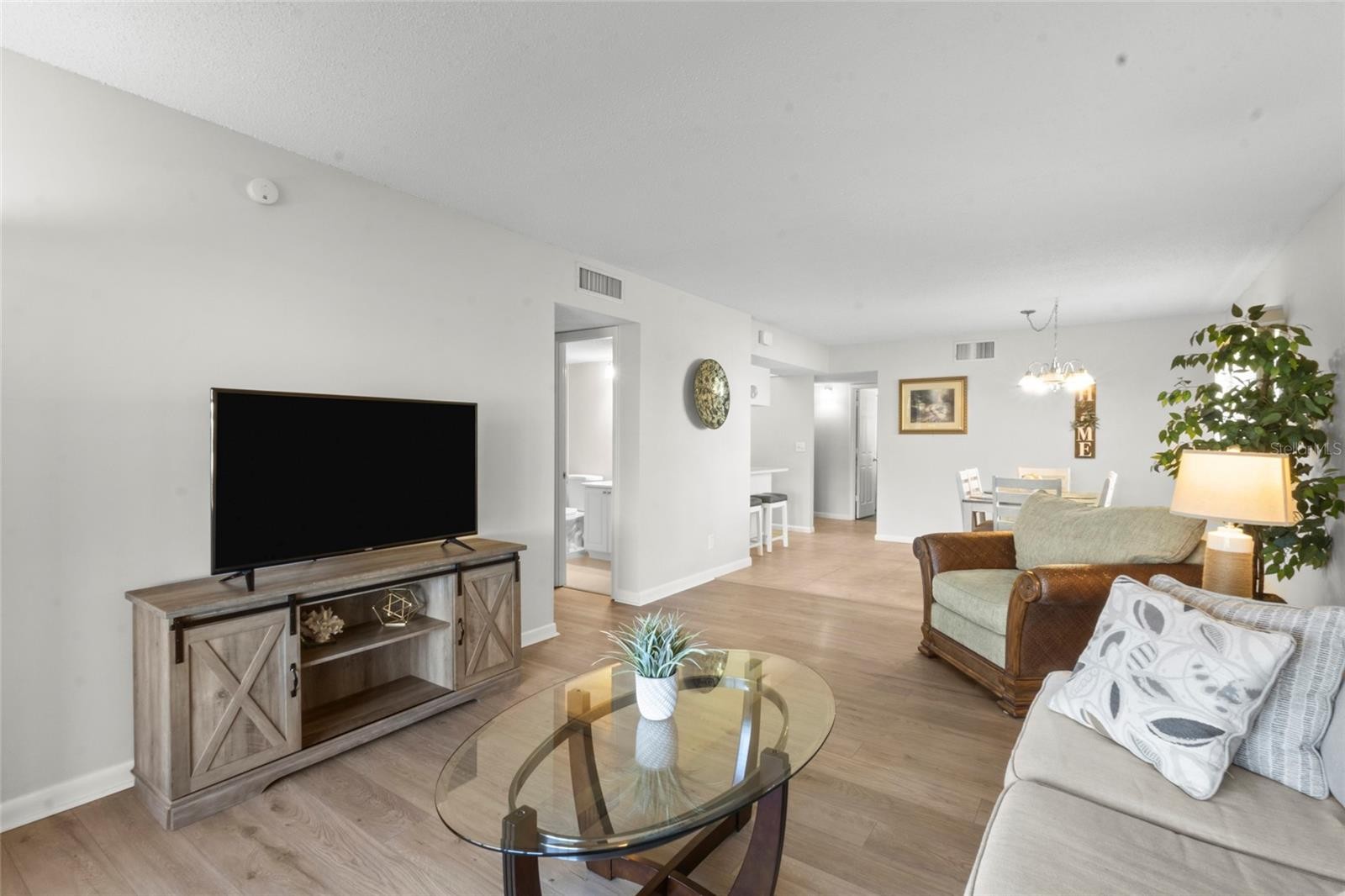 7193 W COUNTRY CLUB DR N #140