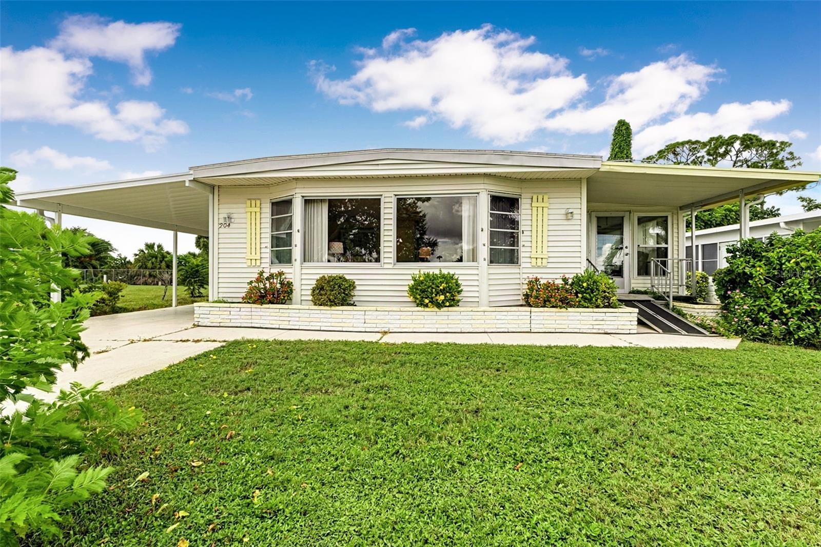 204 LA COSTA