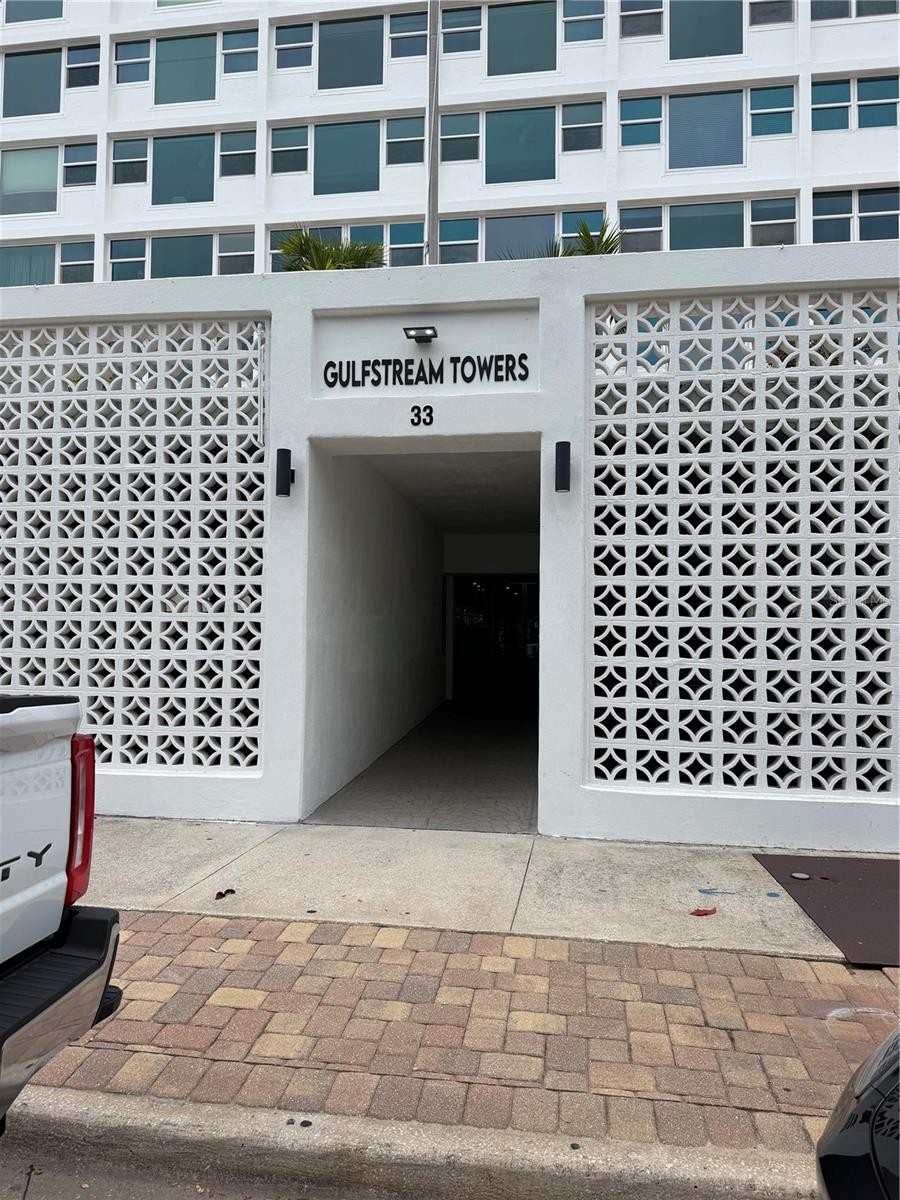 33 S GULFSTREAM AVE #1001