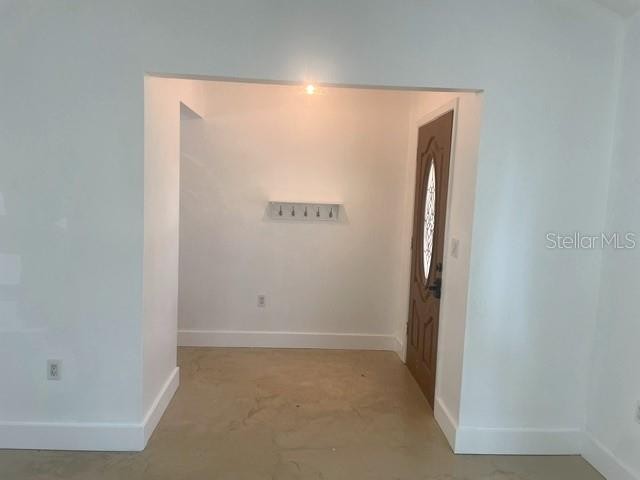 5677 BENEVA WOODS CIR