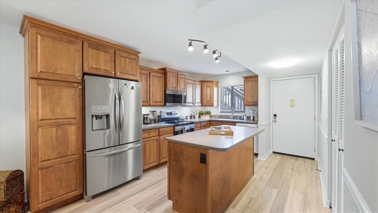 1640 STICKNEY POINT RD #40-101