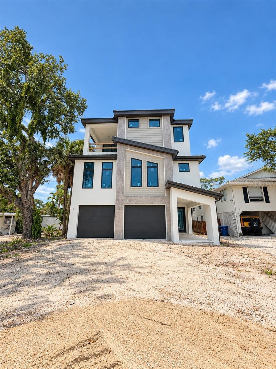 4903 COMMONWEALTH DR