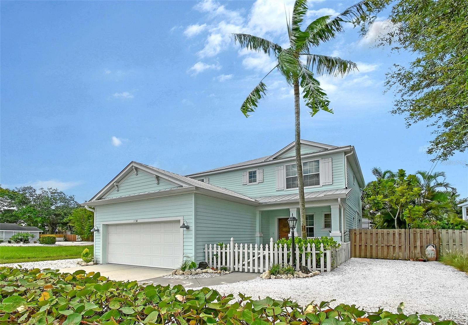 1738 SIESTA DR