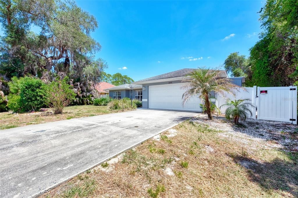 4040 S CRANBERRY BLVD