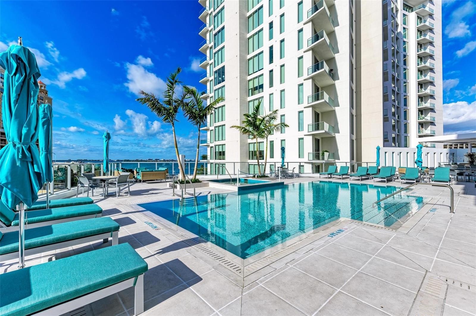 301 QUAY COMMONS #805