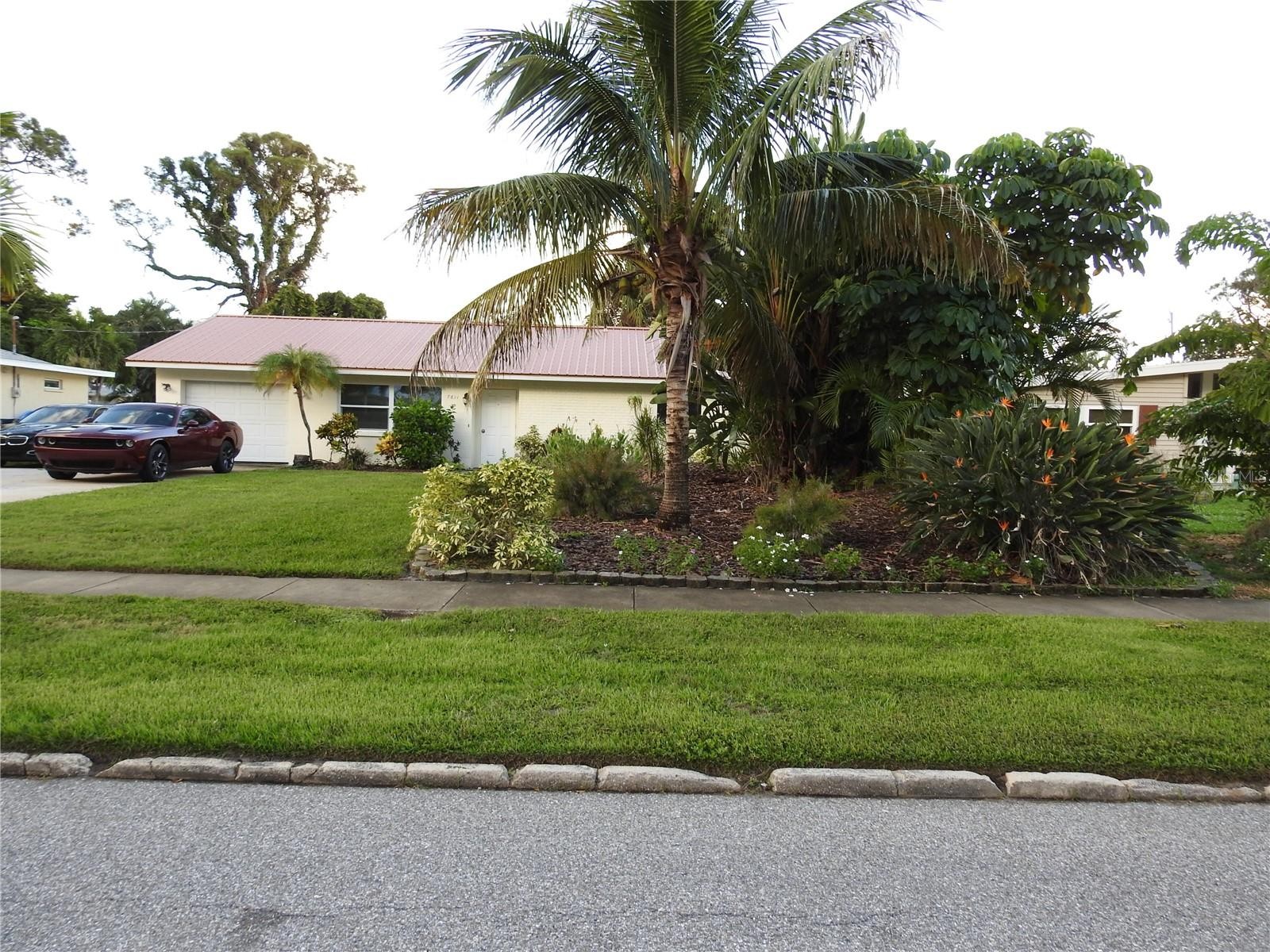 7611 SENRAB DR