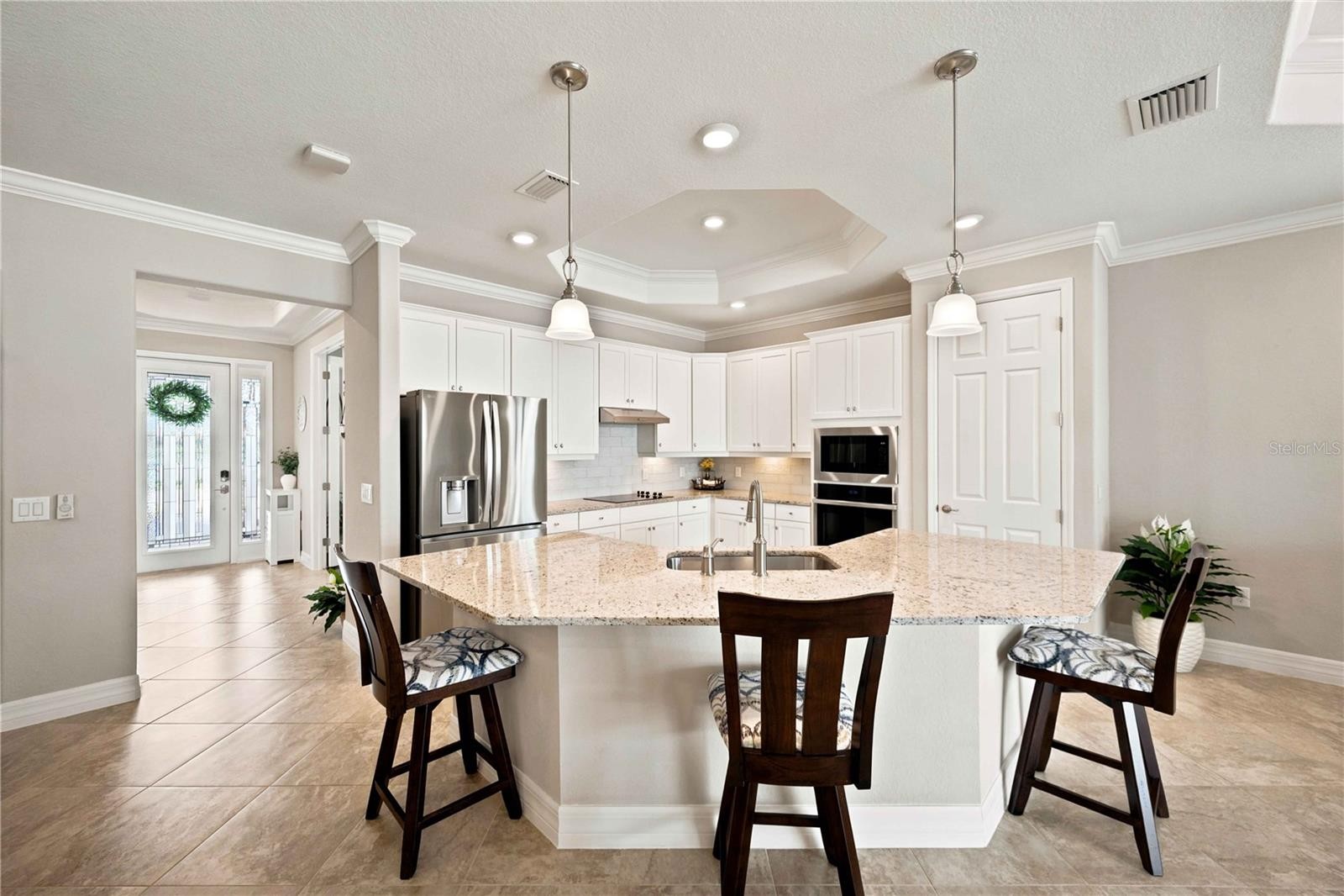 23535 WAVERLY CIR