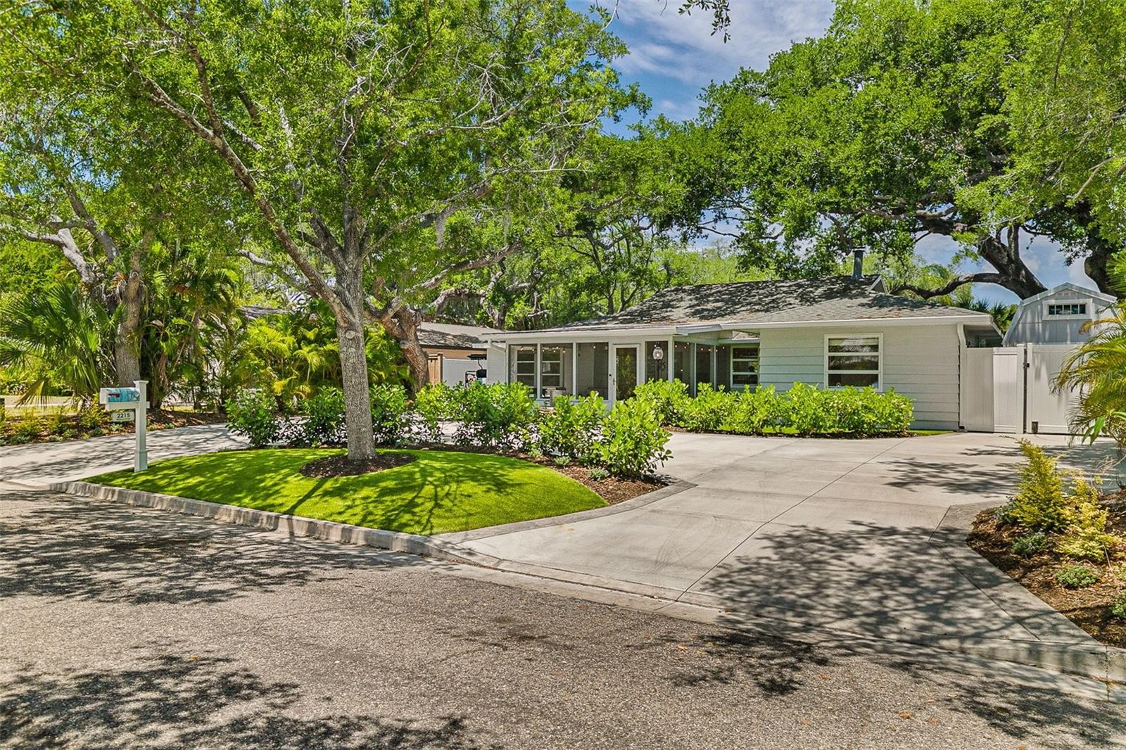 2215 HIBISCUS ST