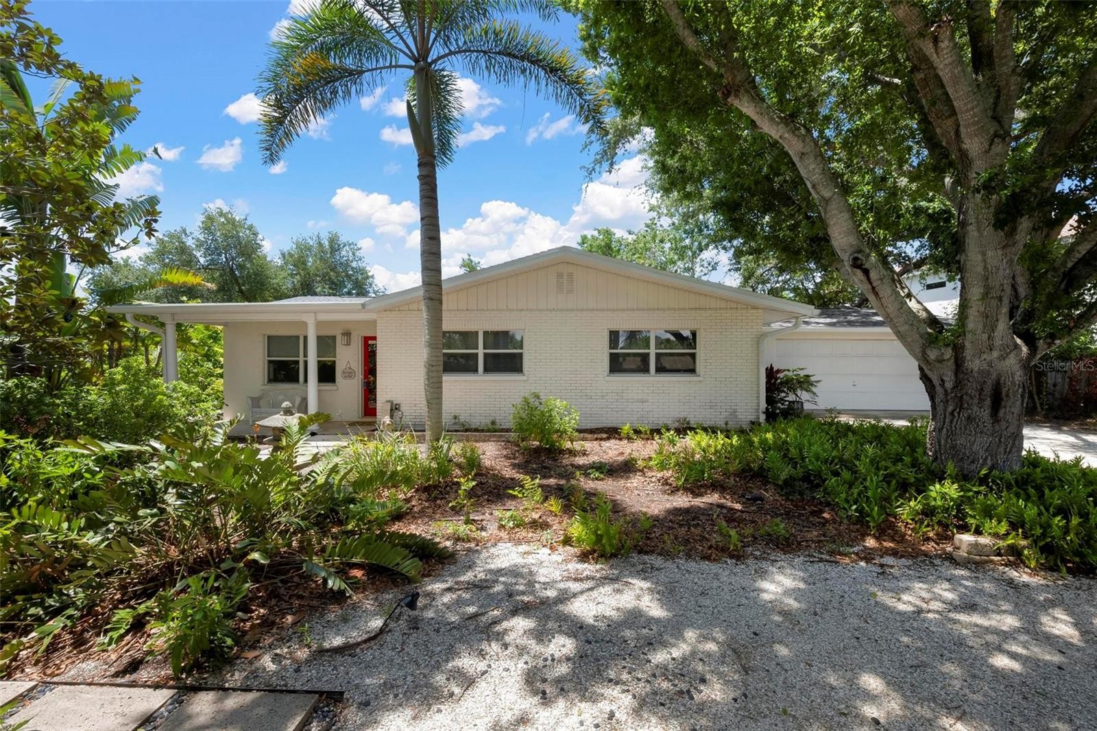 417 BAYCREST DR