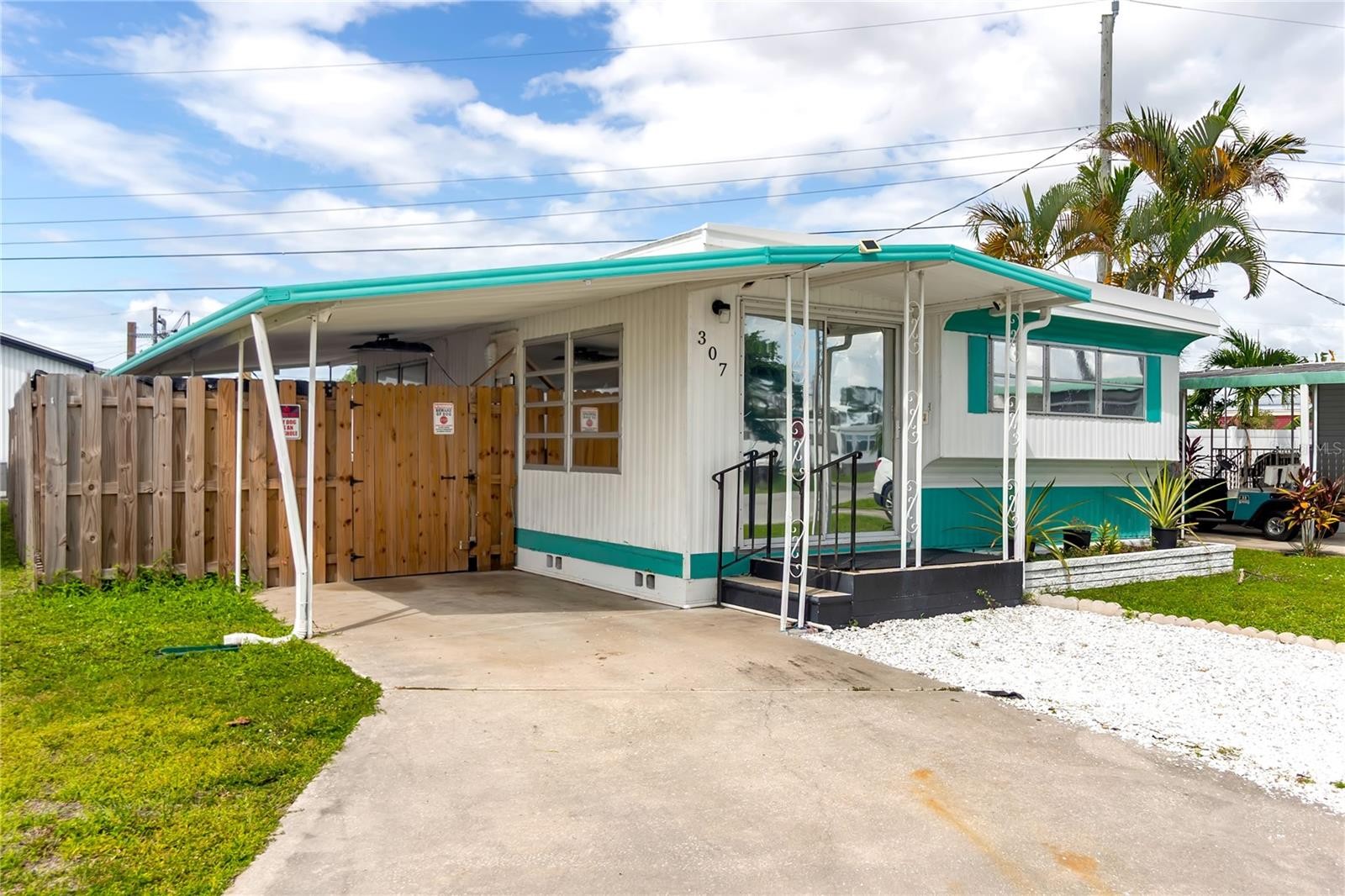 307 52ND AVENUE DR W