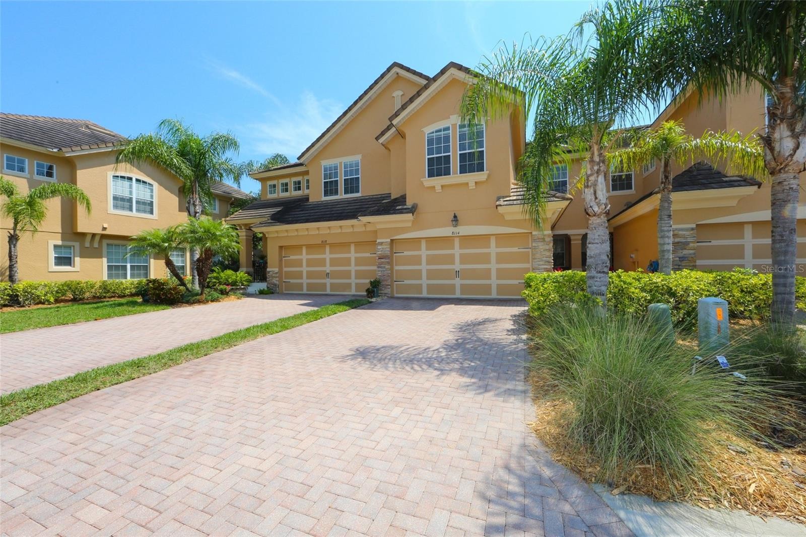 8114 VILLA GRANDE CT