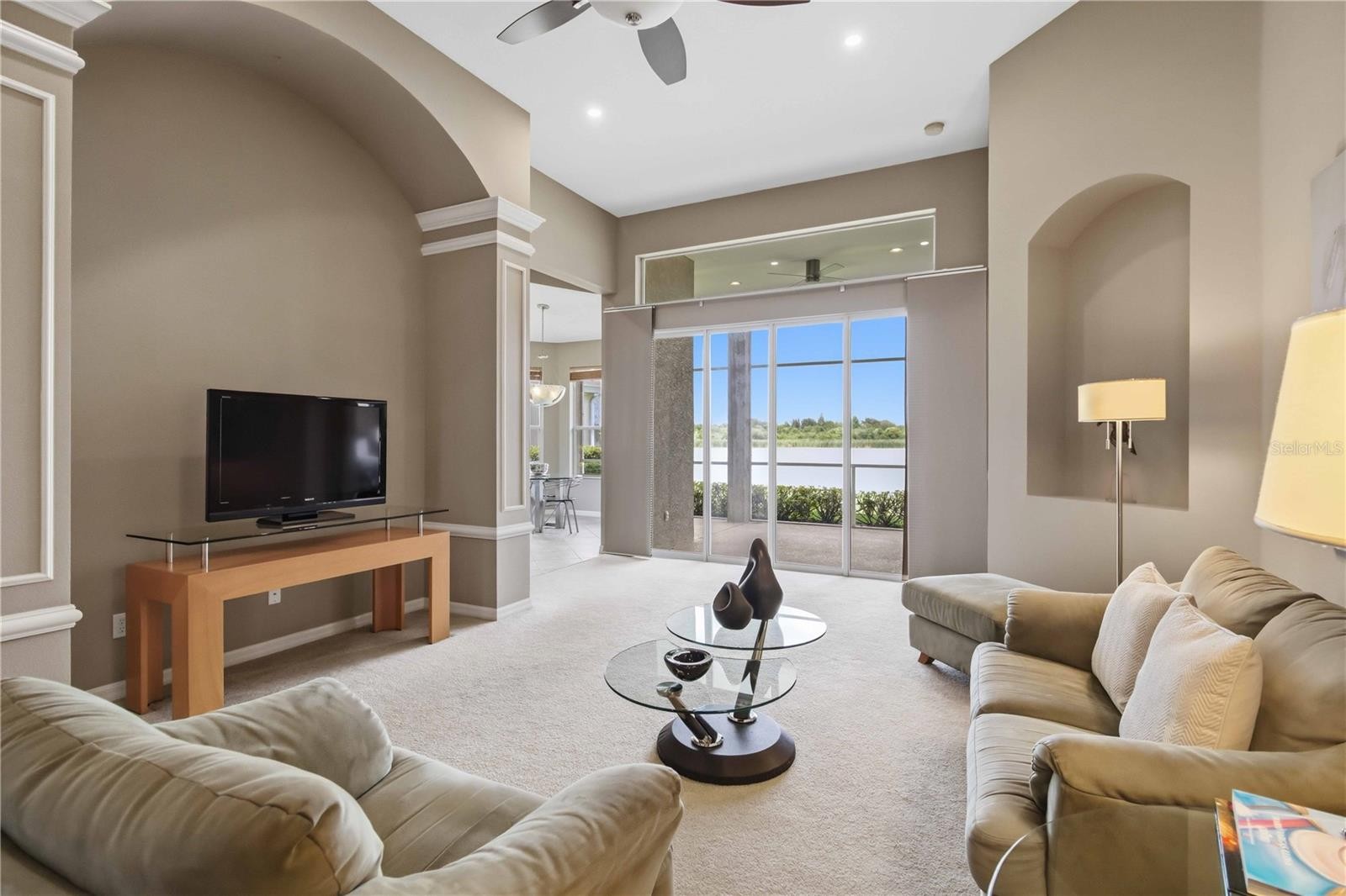 7407 SEA ISLAND LN