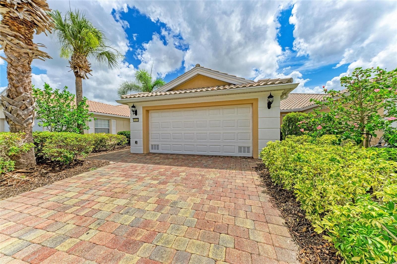 11616 GARESSIO LN