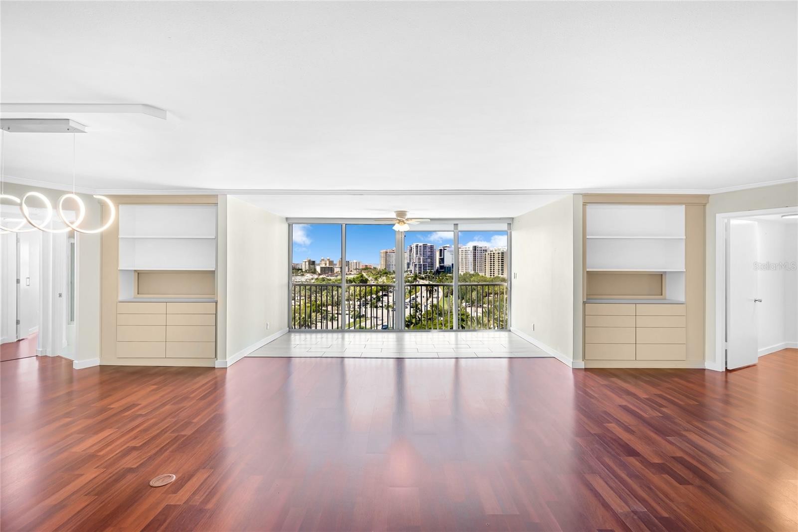 435 S GULFSTREAM AVE #1004