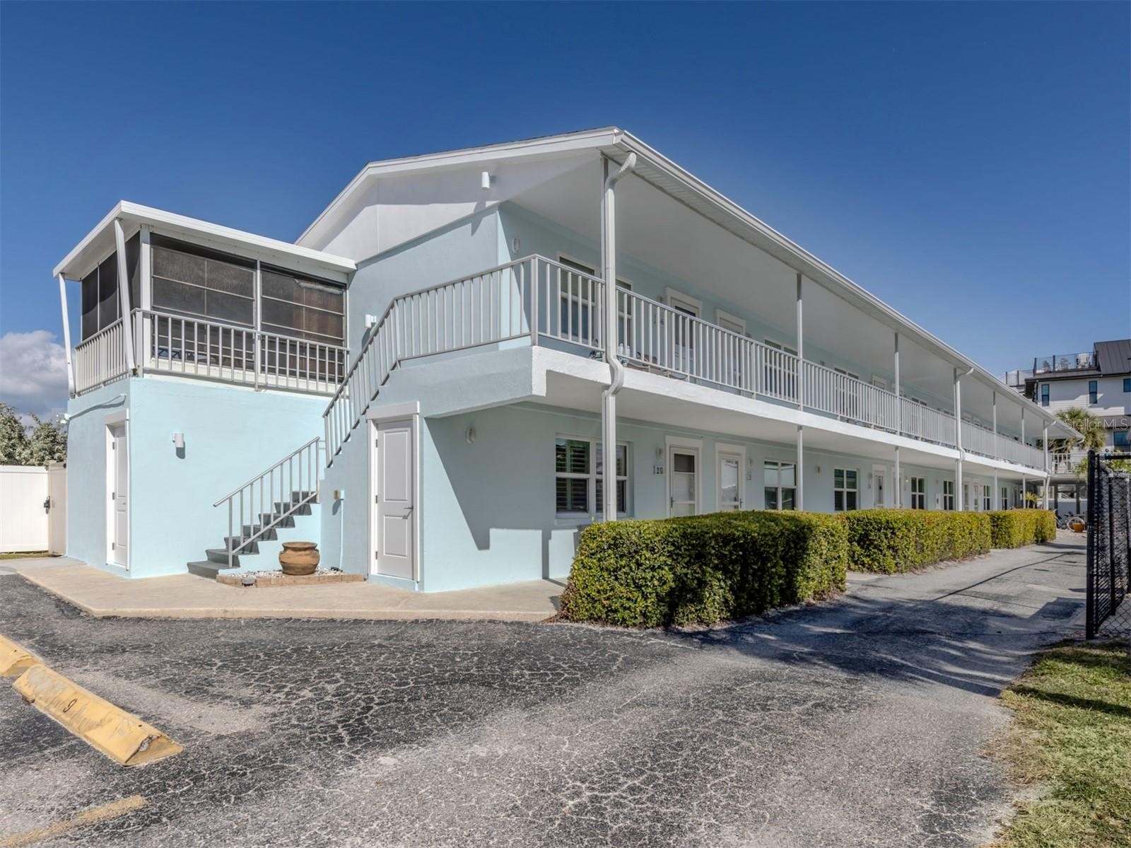 73 AVENIDA MESSINA #15