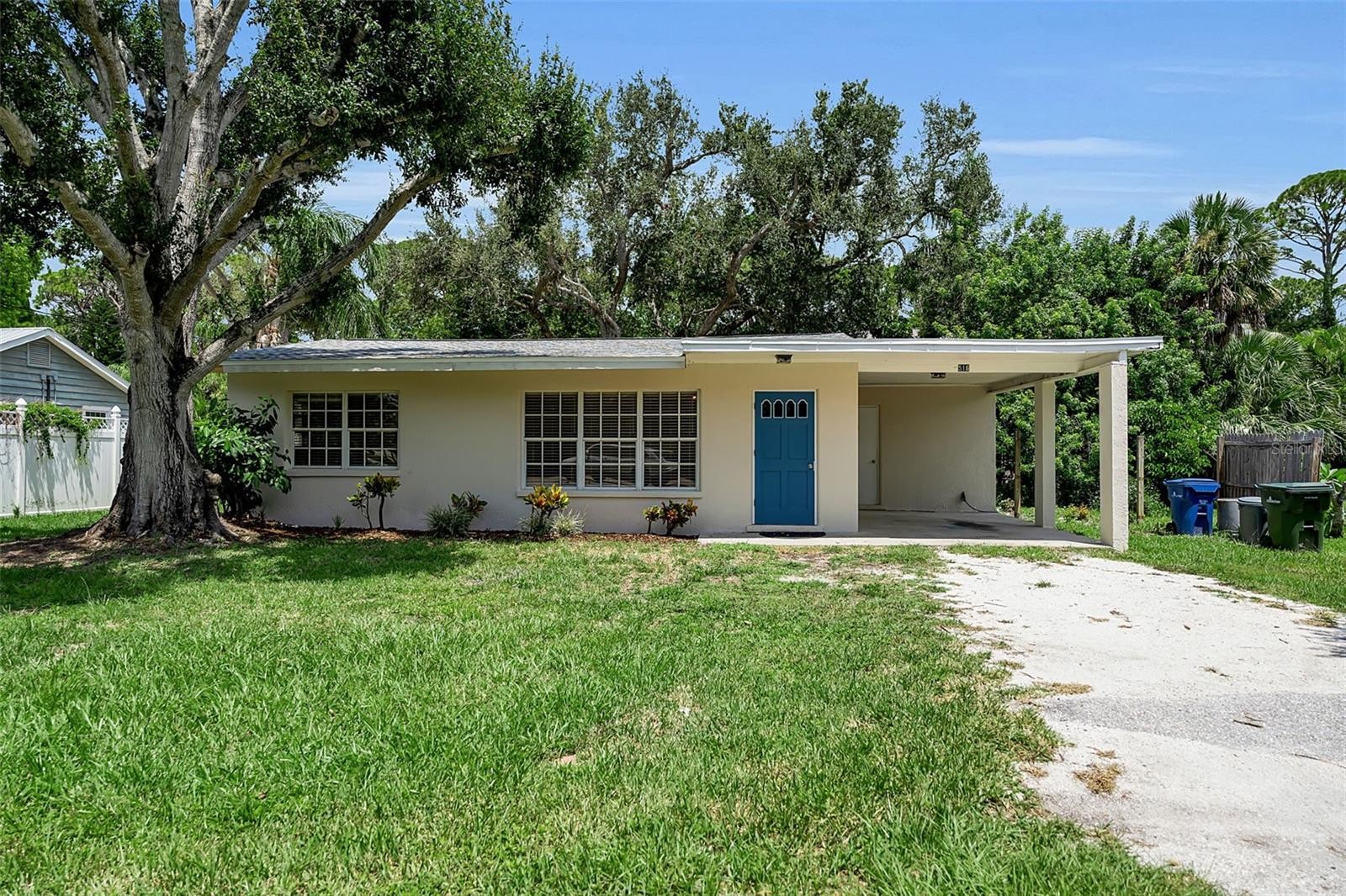 516 LAUREL RD W