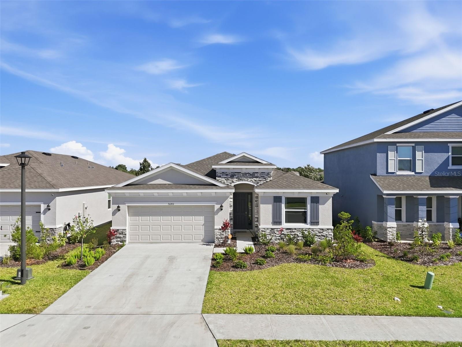 5640 SILVER MOONLIGHT DR