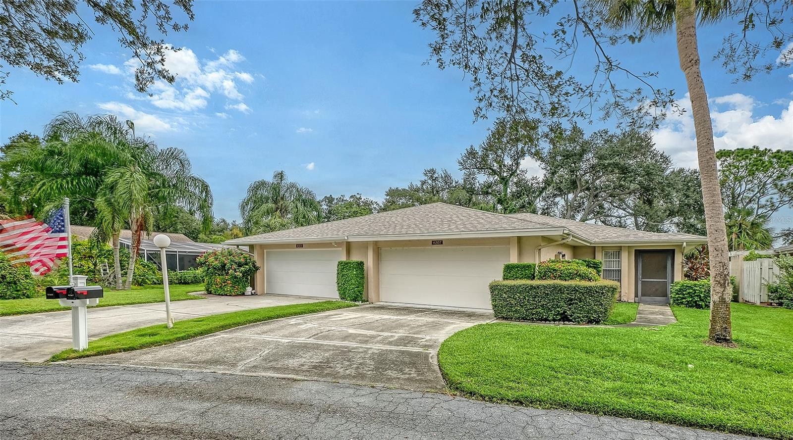 4207 BOWLING GREEN CIR