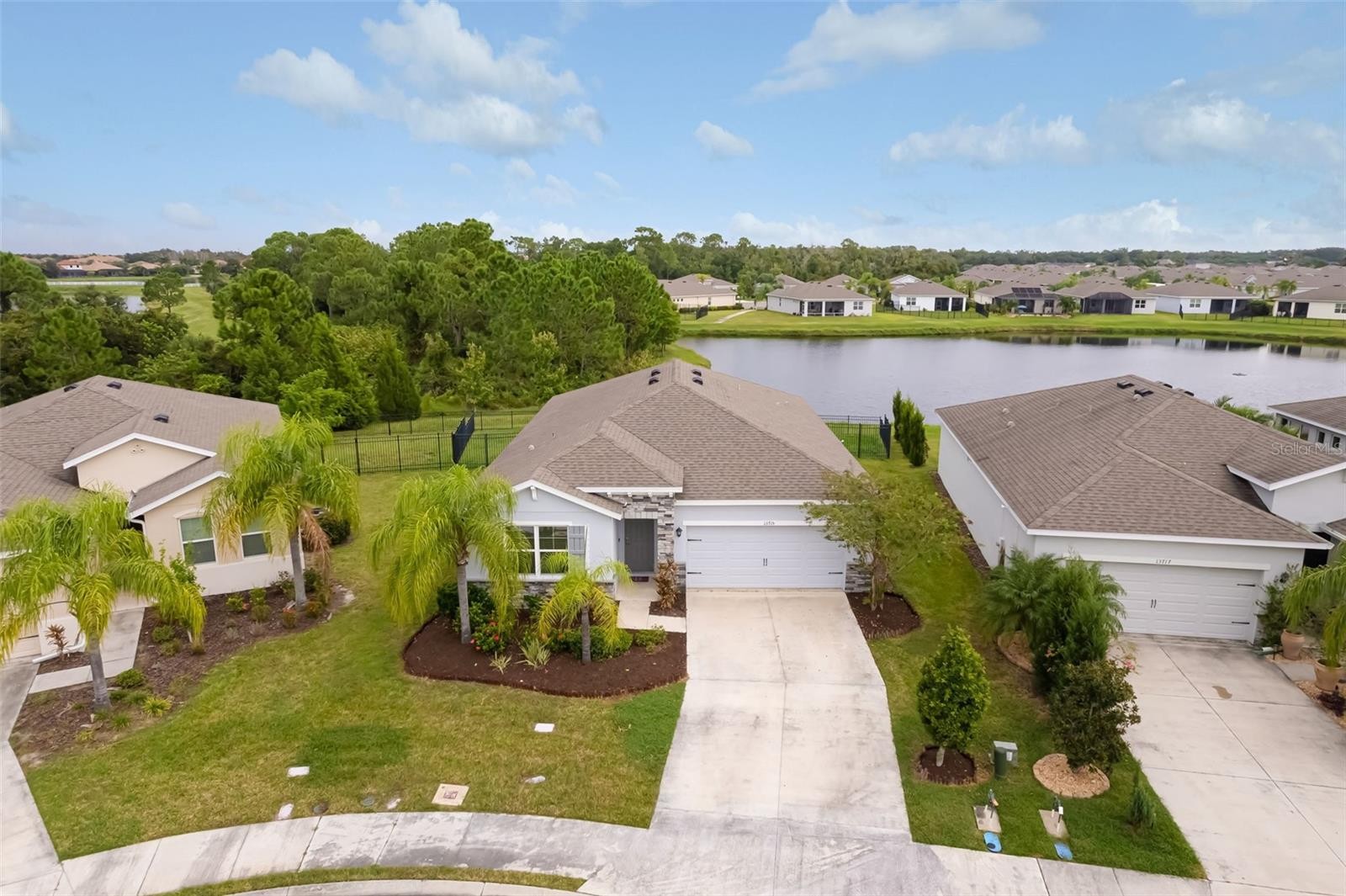 13715 WOODBRIDGE TER