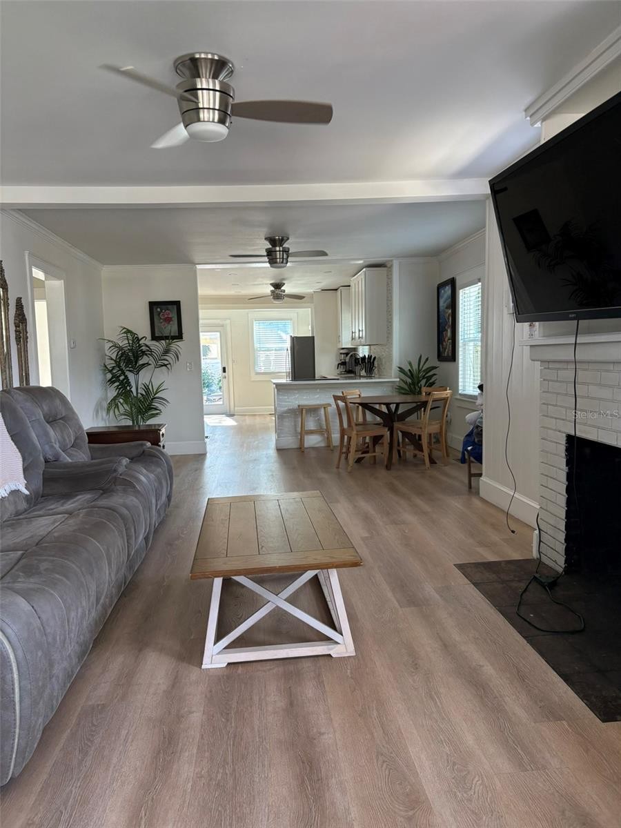 2570 LOMA LINDA ST