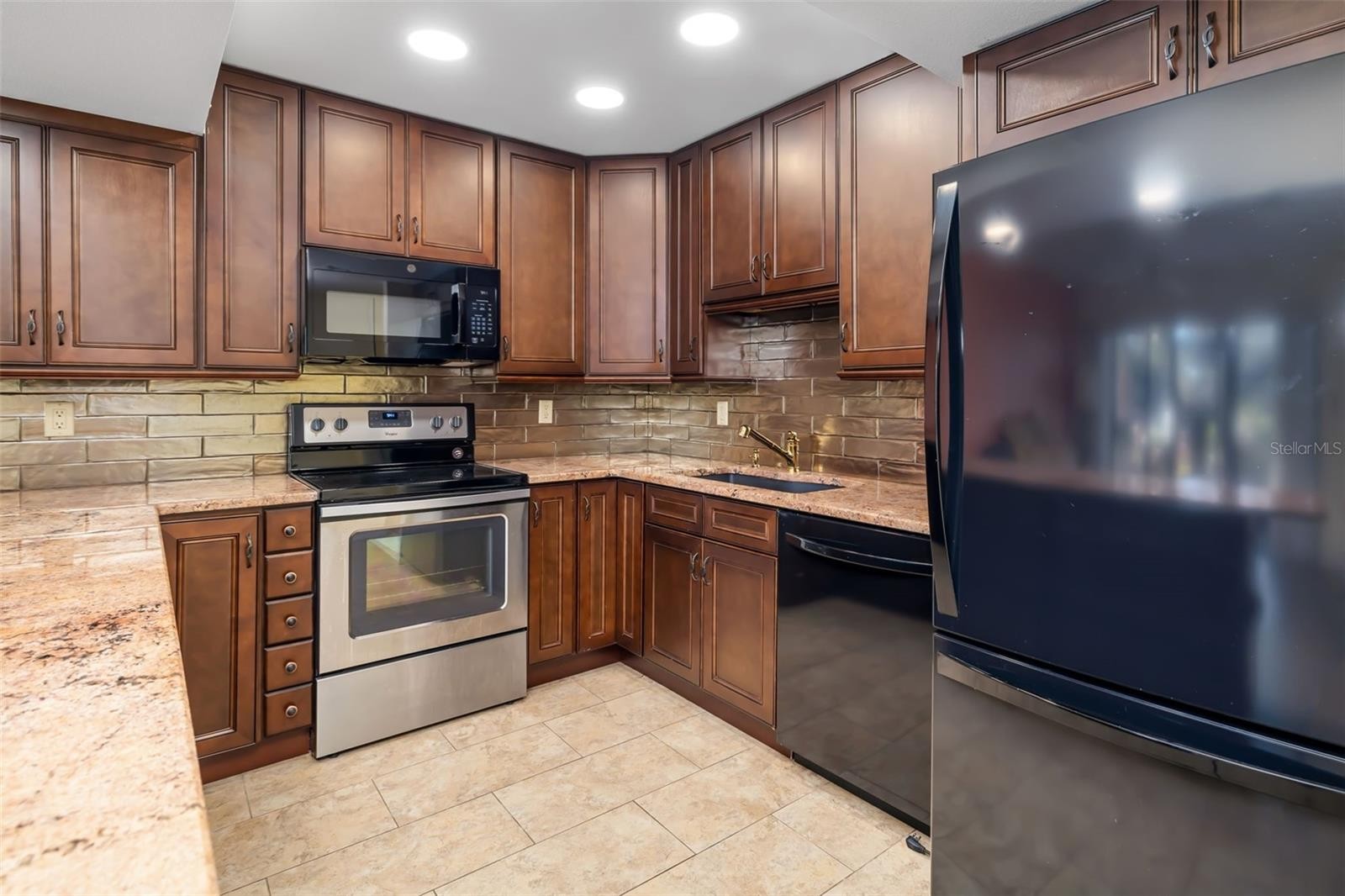 425 30TH AVE W #C112