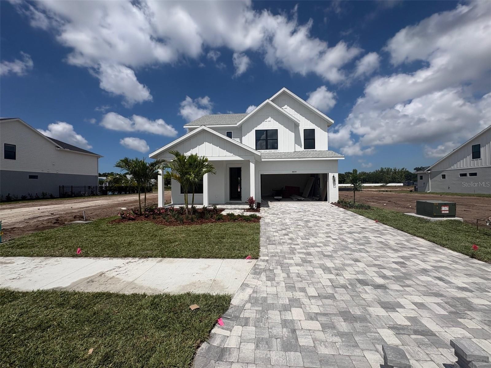 6829 CHLOE CT